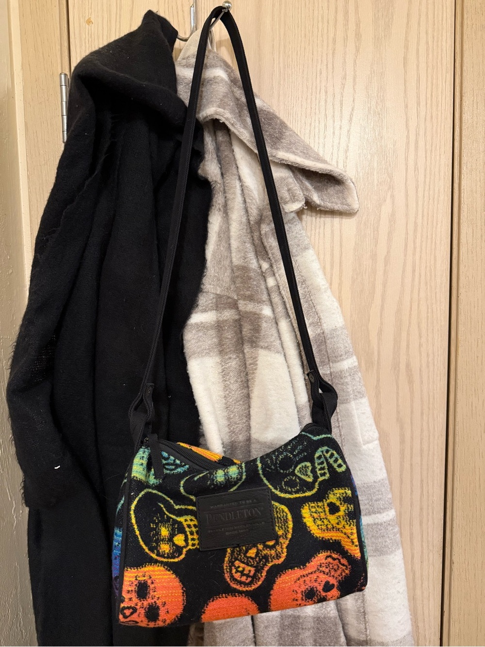 Pendleton woolen mills sugar skull crossbody shoulder bag